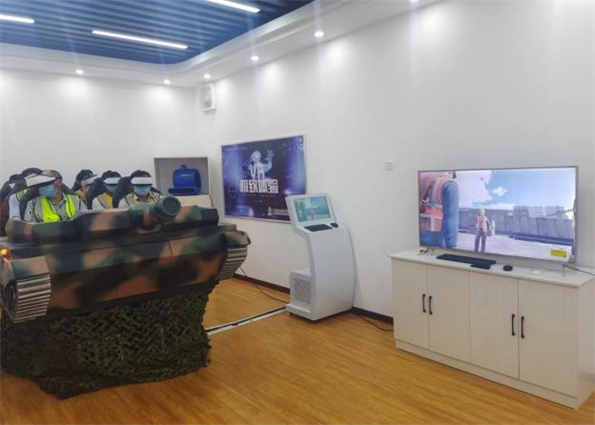 青島自貿(mào)片區(qū)?中德生態(tài)園建筑工人全員體驗式安全教育培訓在榮華（青島）建科“省級建筑施工安全和裝配式施工體驗式教育基地”體驗館內(nèi)正式啟動(圖5)