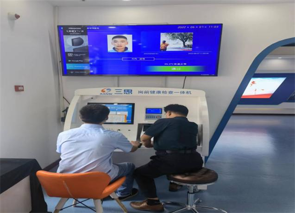 青島自貿(mào)片區(qū)?中德生態(tài)園建筑工人全員體驗式安全教育培訓在榮華（青島）建科“省級建筑施工安全和裝配式施工體驗式教育基地”體驗館內(nèi)正式啟動(圖6)